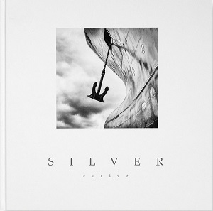Silver Series est un recueil de photographies éditées en noir et blanc et classées en six chapitres (WaterGames, SeaScapes, Merchant, Navy, Sailing, AeroNaval)