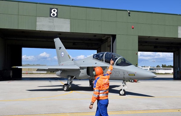Il Giappone firma un accordo con l’Italia per addestrare i suoi piloti da caccia