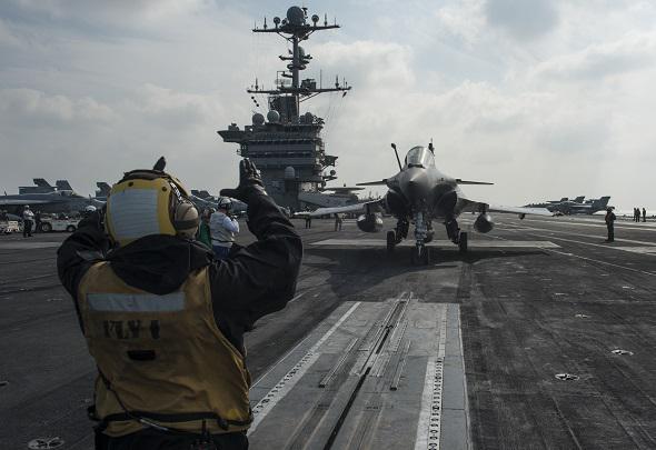 L’US Navy souhaite développer des synergies entre ses F-35C et les Rafale de la Marine nationale