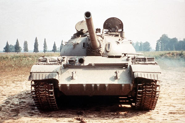 Russische Streitkräfte horten ältere T-54-Panzer, die in den 1950er Jahren hergestellt wurden
